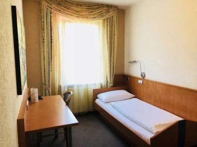 & Restaurant Europa - 12