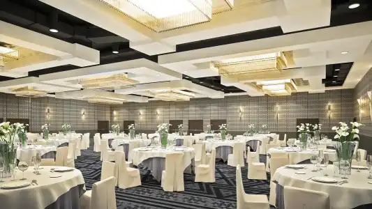Sheraton Grand Los Angeles - 14