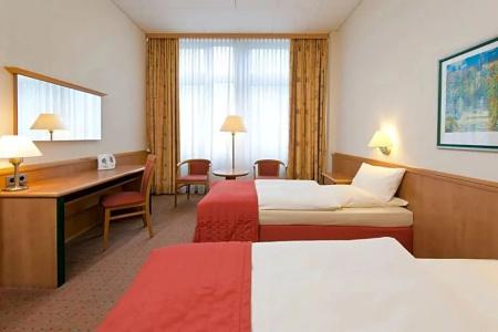 Steglitz International - 62