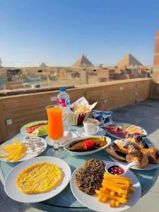 Brothers Pyramids View - 10
