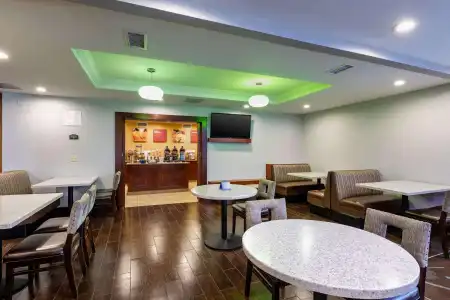Comfort Inn Anaheim Resort - 36