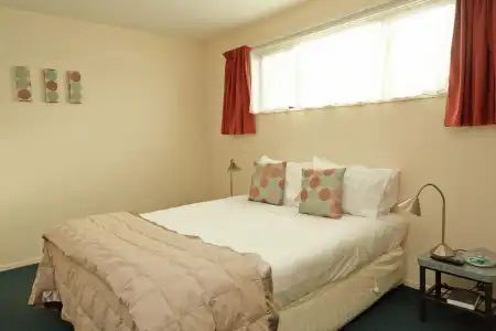 Bavarian Motel - 1