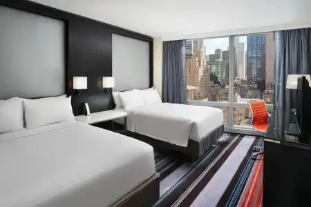 Courtyard by Marriott New York Manhattan / Central Park - 4