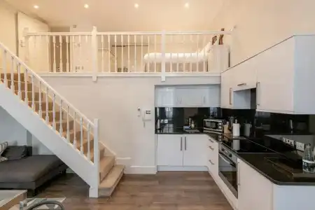 Queensgate Court - 331
