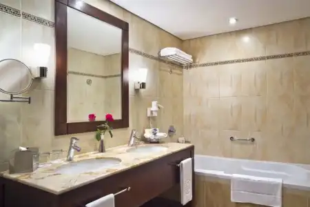 Khalidiya Palace Rayhaan by Rotana, Abu Dhabi - 10