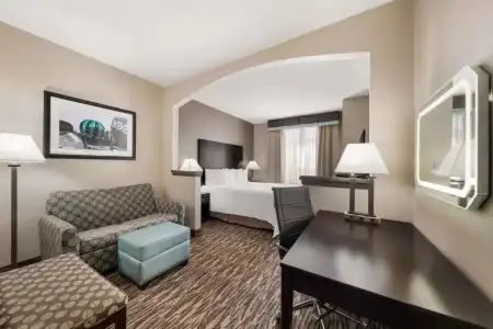 Comfort Suites Plano East - Richardson - 36