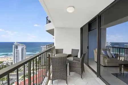 Surfers Century Oceanside Apartments - 227