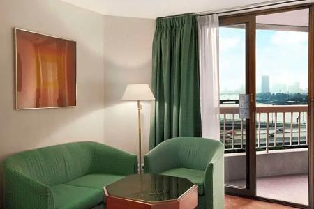 Ramses Hilton - 92