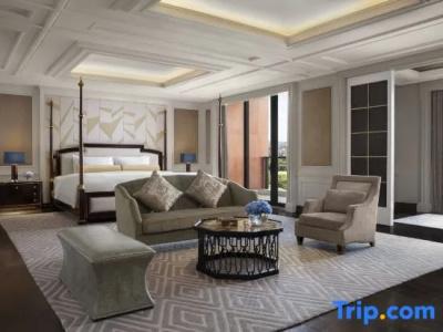 The Ritz-Carlton, - 89