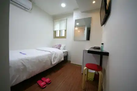 Star Guest House - 38
