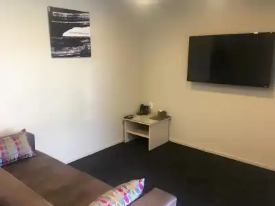 Ellerslie Palms Motel - 50