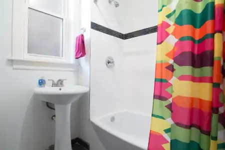 Wrigley Hostel - 33