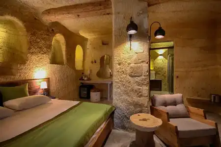 1811 Cave - 69