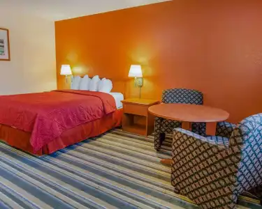 Quality Inn & Suites Medford Airport - 5