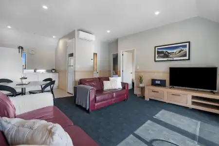 Christchurch Top 10 Holiday Park - 26