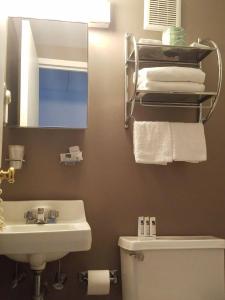 The Constitution Inn - 30