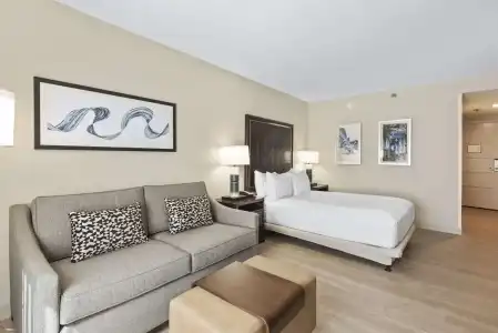 DoubleTree by Hilton Columbus - 34