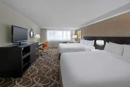 Crowne Plaza Kitchener-Waterloo by IHG - 6