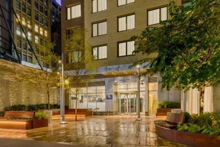 Double Tree by Hilton New York Times Square South - 17