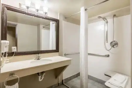 Comfort Suites Austin Airport - 74