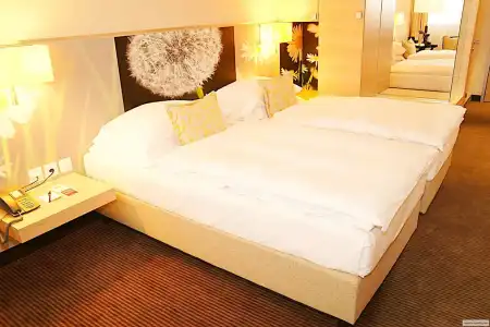Moxy Zurich - 2
