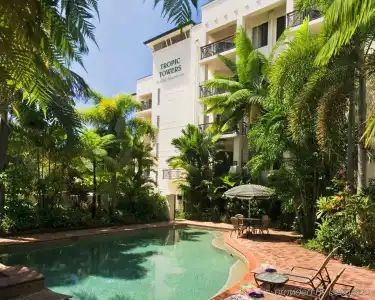 Tropic Towers Apartments - 12