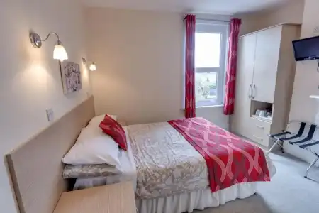 Sportsview Guest House - 87