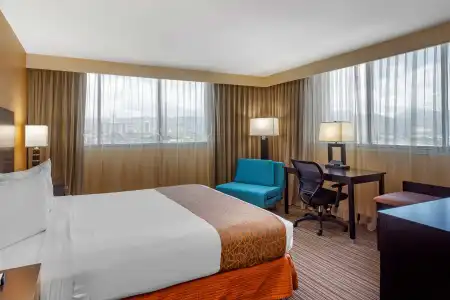 Best Western The Plaza Honolulu Airport - Free Breakfast - 49
