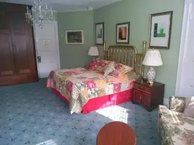 463 Beacon Street Guest House - 3