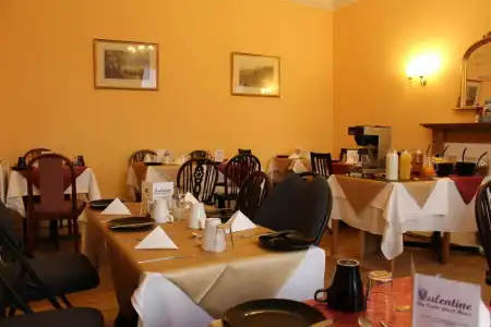 Regis Guest House - 12