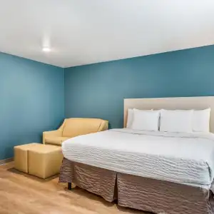 WoodSpring Suites Bakersfield East - 46