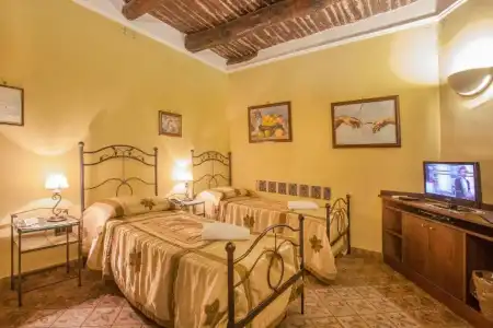 Alloggio dei Vassalli, In the Heart of the Historic Center - 96