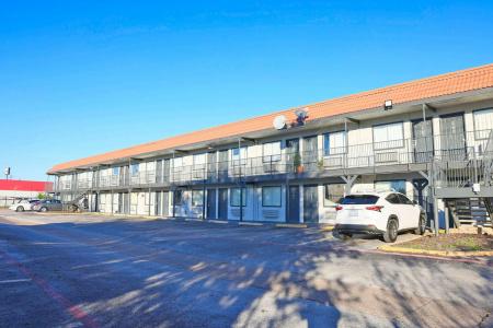 Super 7 Inn Dallas Near Duncanville - 40