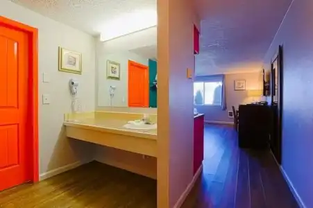 Coast River Inn by OYO Seaside - 127