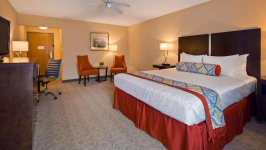 Best Western Plus Monterey Inn - 36