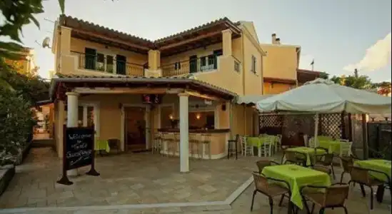 Toni's Guesthouse - 14