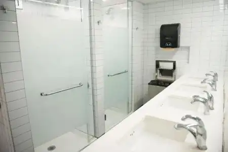 West Side YMCA Hostel - 27
