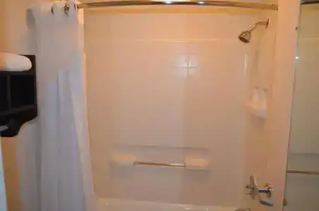 Howard Johnson by Wyndham Houston Heights/Downtown - 30
