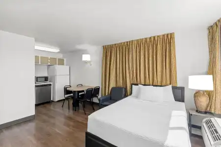 MainStay Suites Las Vegas Flamingo - 5