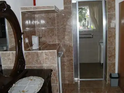 Rising Sun Guesthouse - 12