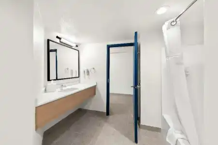 Barrington & Suites - 36