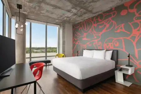 Kompose Boutique Miami Airport - 2
