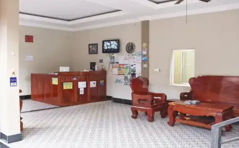 Neakru Guesthouse and Restaurant - 1