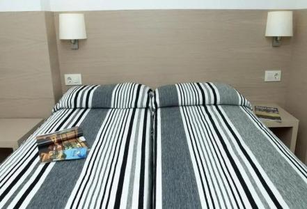 Almirall Apartaments - 42