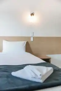 Cobblestone Court Motel – Wenzel Motels - 46