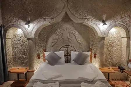 Sarnich Cave Suites - 2