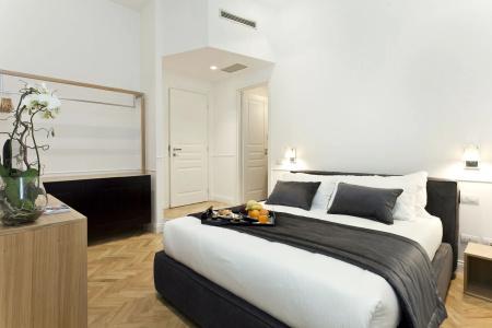 Vanity Navona - 4