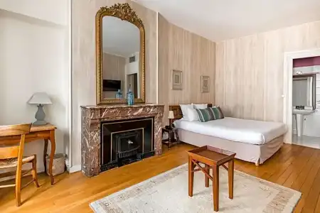 Globe et Cecil Hôtel - 71