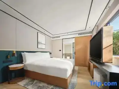 Hilton Garden Inn West Lake - 64