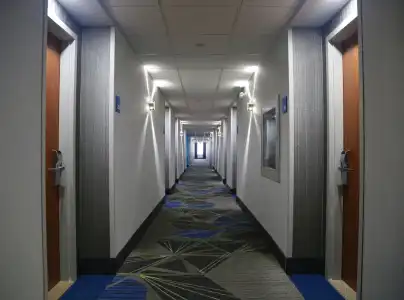 Holiday Inn Express & Suites Brampton by IHG - 11